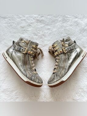 Michael Kors women high top sneakers size 9 US